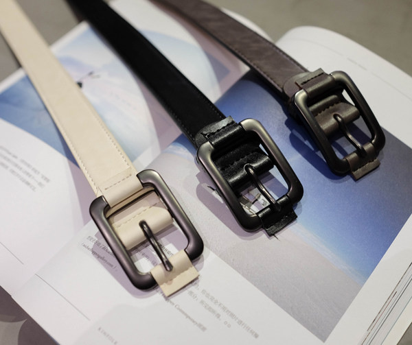 Ανδρική ζώνη από οικολογικό δέρμα με μεταλλική αγκράφα - τριών χρωμάτων