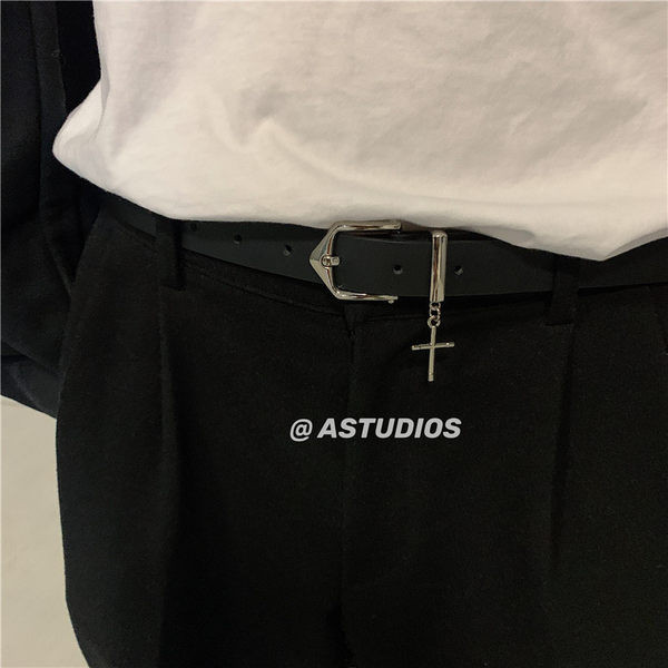 Ανδρική έκο δερμάτινη ζώνη με μεταλλική αγκράφα - μαύρο χρώμα