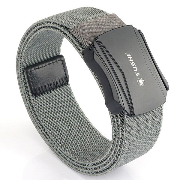 Modern férfi rugalmas öv csattal és felirattal