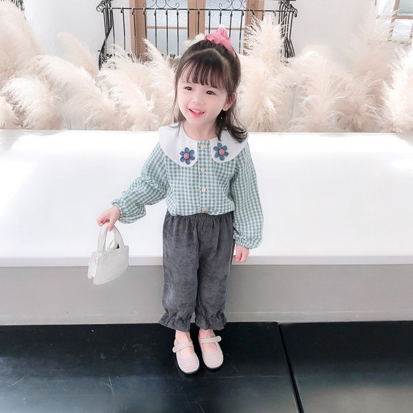 Μοντέρνο παιδικό σετ για κορίτσια από πουκάμισο και παντελόνι