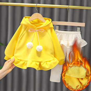 Модерен детски комплект от блуза и панталон за момичета