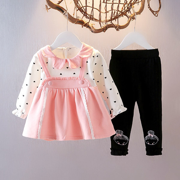 Стилен детски комплект от блуза с овално деколте и клин