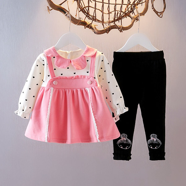 Стилен детски комплект от блуза с овално деколте и клин