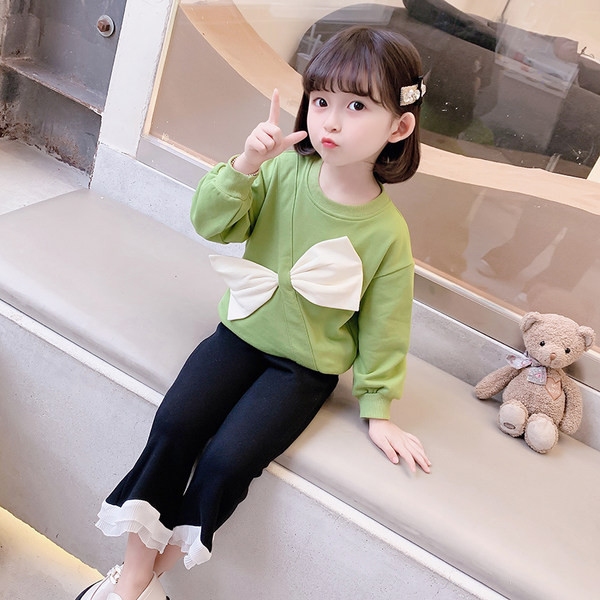 Set copii din doua piese cu panglica si dantela la pantaloni