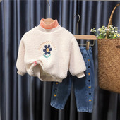 Set casual de bluza pentru copii cu broderie si blugi