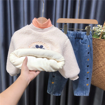 Детски ежедневен комплект от блуза с бродерия и дънки