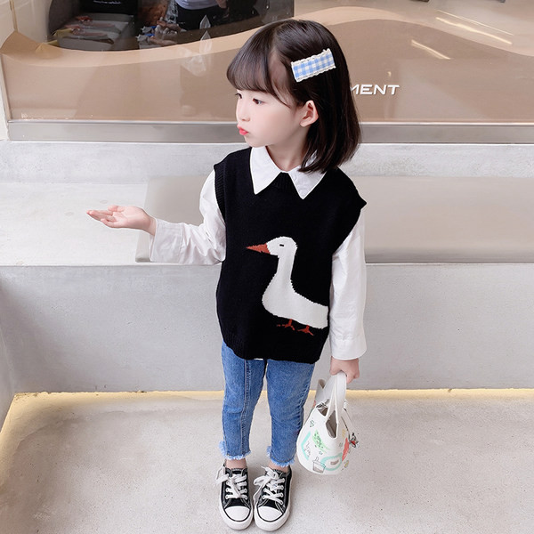 Stílusos gyerek szett lányoknak farmer ingből és mellényből