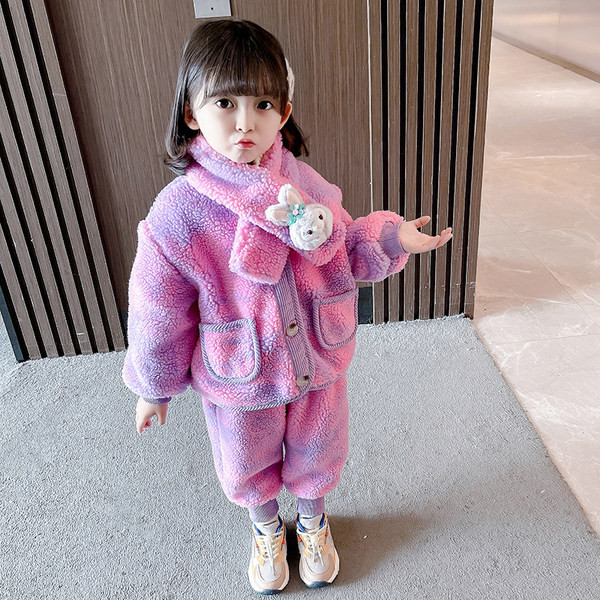 Gyermek szett háromrészes fehérnemű kabátból és sálból