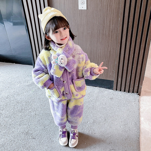 Gyermek szett háromrészes fehérnemű kabátból és sálból