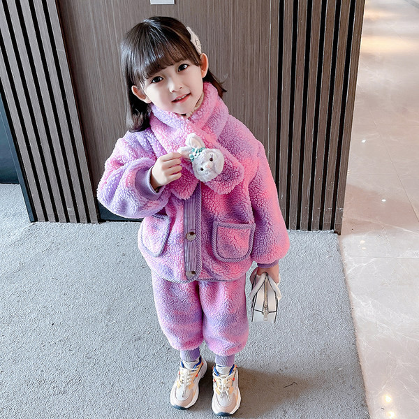 Gyermek szett háromrészes fehérnemű kabátból és sálból