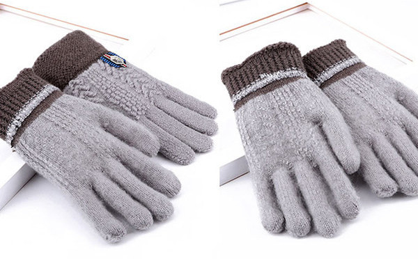 Παιδικά χειμωνιάτικα γάντια με έμβλημα