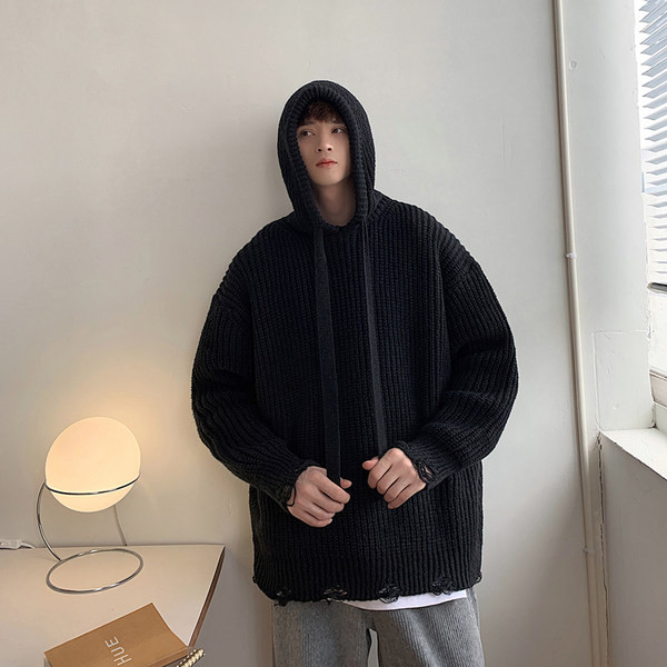 Kapucnis, szakadt hatású férfi pulóver