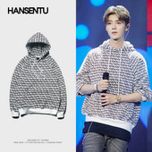 Napi pulóver kapucnival és nyakkendővel