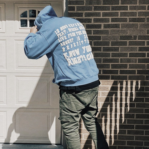 Φαρδύ καθημερινό φούτερ με απλικέ χρώματος