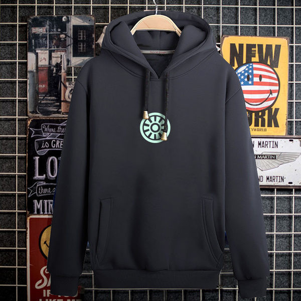 Novi model muške majice s kapuljačom i printom