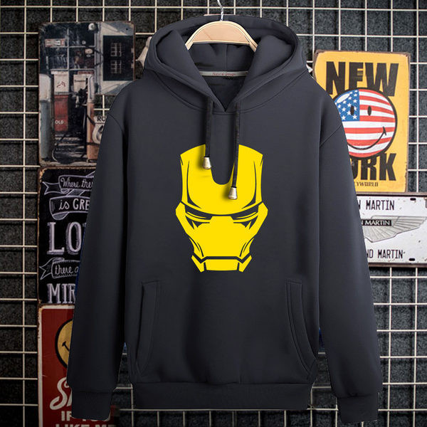 Novi model muške majice s kapuljačom i printom