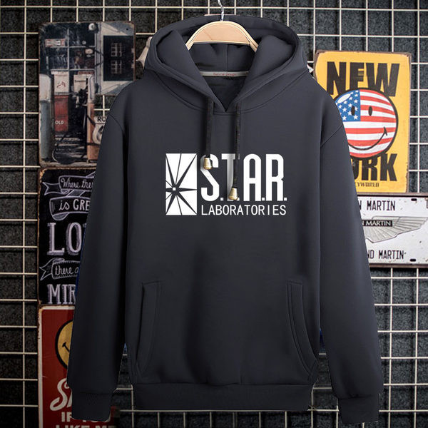 Ανδρικό φούτερ με κουκούλα και κορδόνια σε μαύρο χρώμα