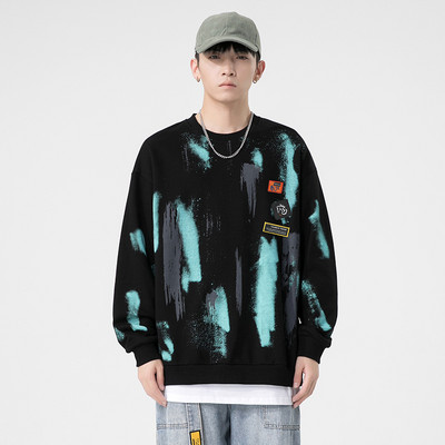 Bluza barbatesta model nou cu aplicatie colorata si decolteu rotund