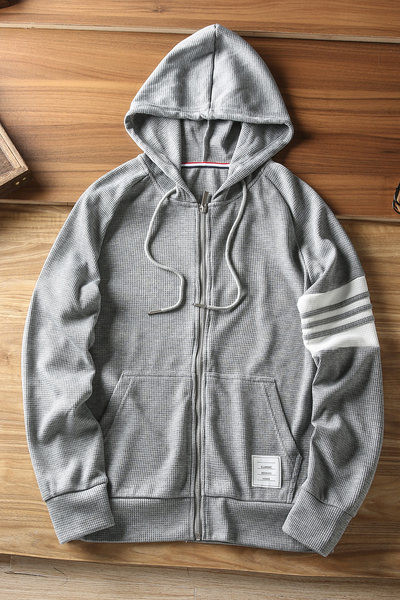 Férfi napi pulóver kapucnival - három színben