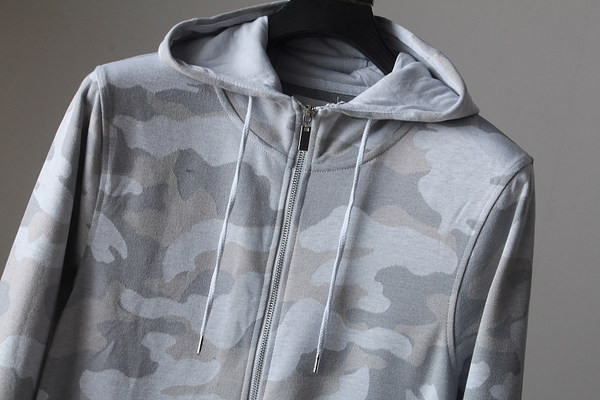 Férfi pulóver cipzárral és kapucnival szürke színben