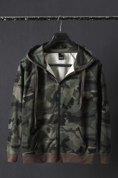 Ανδρικό φούτερ παραλλαγής με κουκούλα