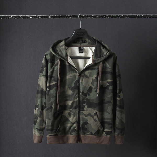 Ανδρικό φούτερ παραλλαγής με κουκούλα