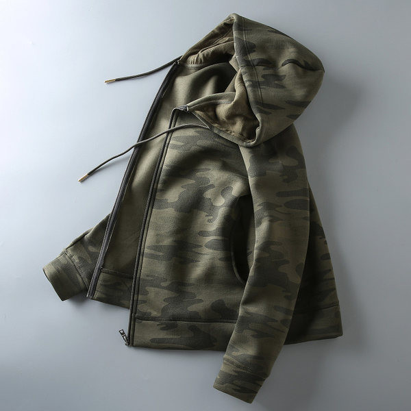 Ανδρικό φούτερ με κουκούλα σε χρώμα παραλλαγής