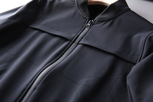 Ανδρικό φούτερ με κουκούλα και φερμουάρ