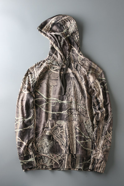 Férfi pulóver kapucnival és zsebbel