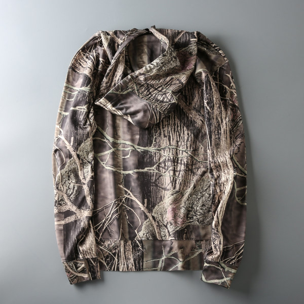 Férfi pulóver kapucnival és zsebbel