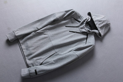 Hanorac casual barbatesc cu gluga si cravate model uni