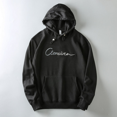 Hanorac cu broderie si buzunar frontal in trei culori