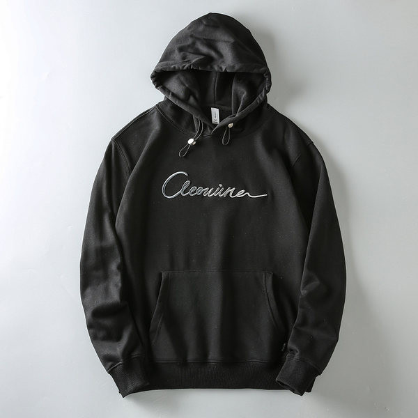 Hanorac cu broderie si buzunar frontal in trei culori