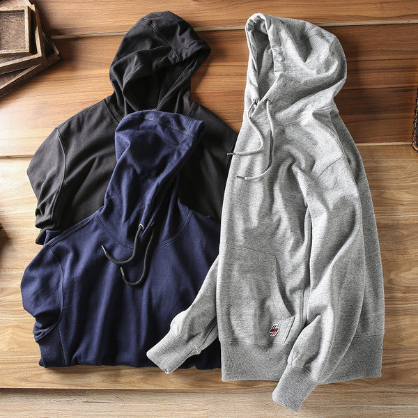 Férfi modern pulóver három színben nyakkendővel