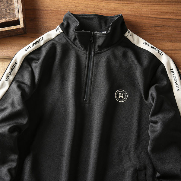 Jesensko-zimski sweatshirt s rubovima i natpisima