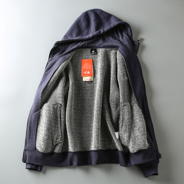 Modern férfi pulóver kapucnival és nyakkendővel