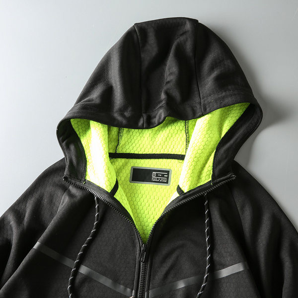 Ανδρικό φούτερ με κουκούλα και κορδόνια σε μαύρο χρώμα