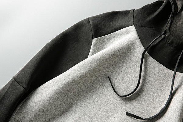 Hanorac modern pentru bărbați cu cravate și glugă