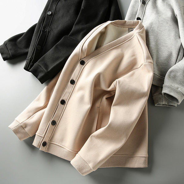 Vestă pentru bărbați cu decolteu în V și închidere cu nasturi