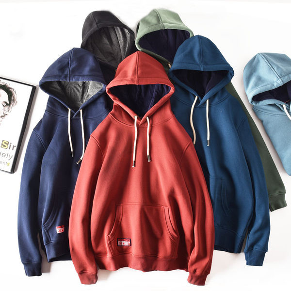 Alkalmi férfi pulóver kapucnival és zsebbel