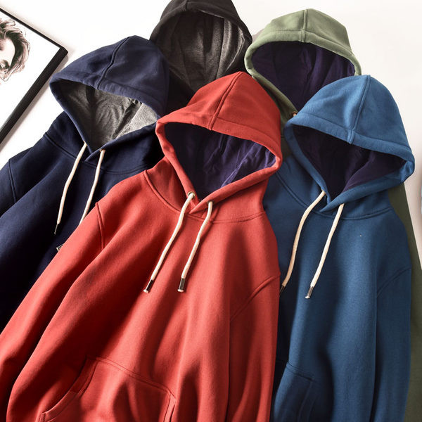 Alkalmi férfi pulóver kapucnival és zsebbel