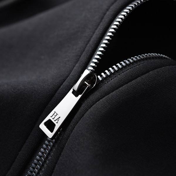 Hanorac pentru bărbați de culoare neagră și broderie