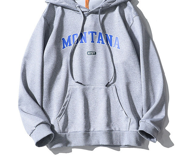 Μοντέρνο ανδρικό φούτερ με επιγραφή και κουκούλα