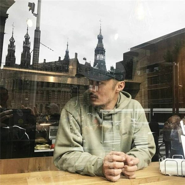 Hanorac elegant pentru bărbați, fără închidere cu cravate și glugă