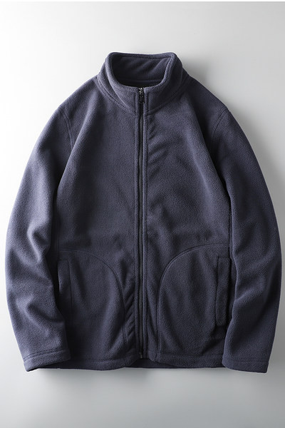 Téli férfi pulóver alacsony gallérral