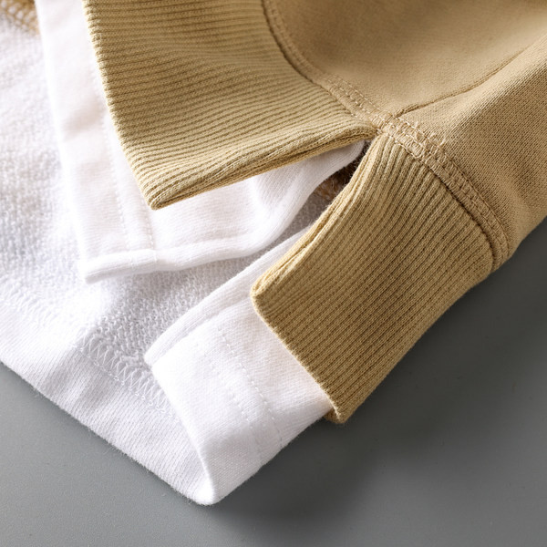 Αθλητικό μονόχρωμο φούτερ με κουκούλα και τσέπη