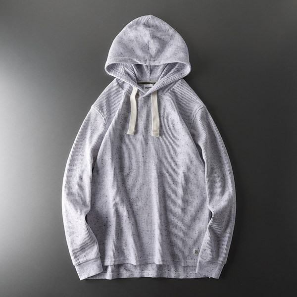 Egyszínű hétköznapi pulóver kapucnival és nyakkendővel