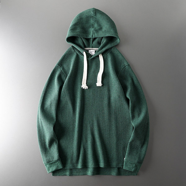 Egyszínű hétköznapi pulóver kapucnival és nyakkendővel