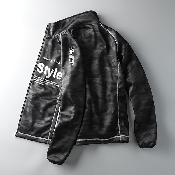 Κομψό ανδρικό φούτερ με επιγραφές χωρίς κουκούλα