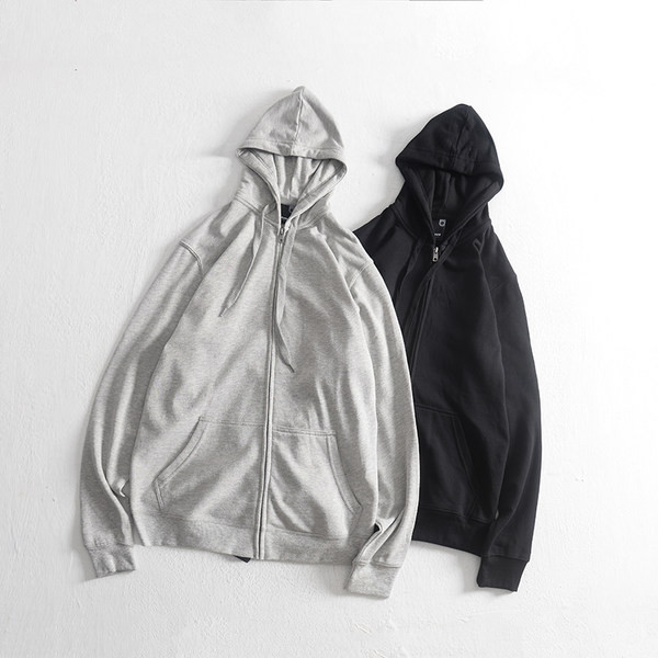 Egyszínű férfi pulóver kapucnival - fekete és szürke